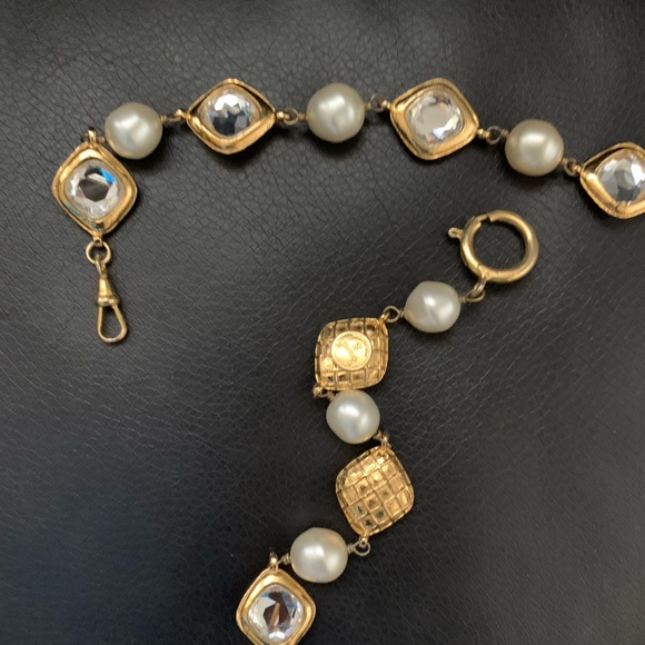 Sparkling Chanel Necklace 💯 Authentic - Picture 4 of 6